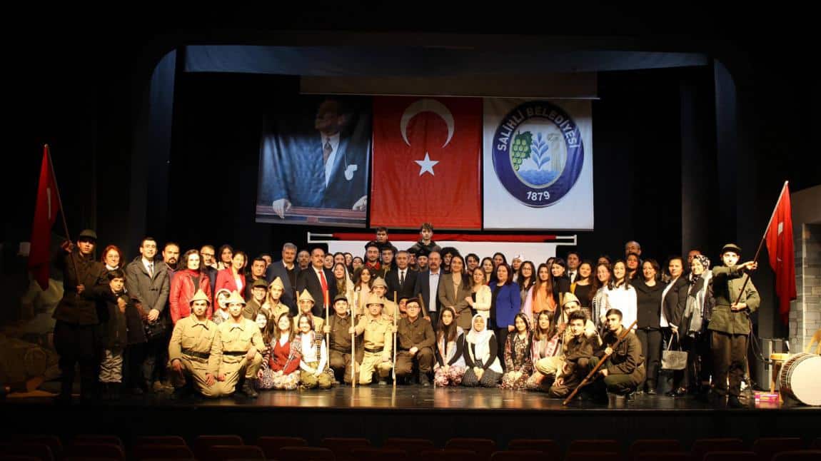 Okulumuz Çanakkale Zaferinin 107. Yıl Dönümü Kutlamalarını Belediye Zafer Keskiner  Salonunda Gerçekleştirdi